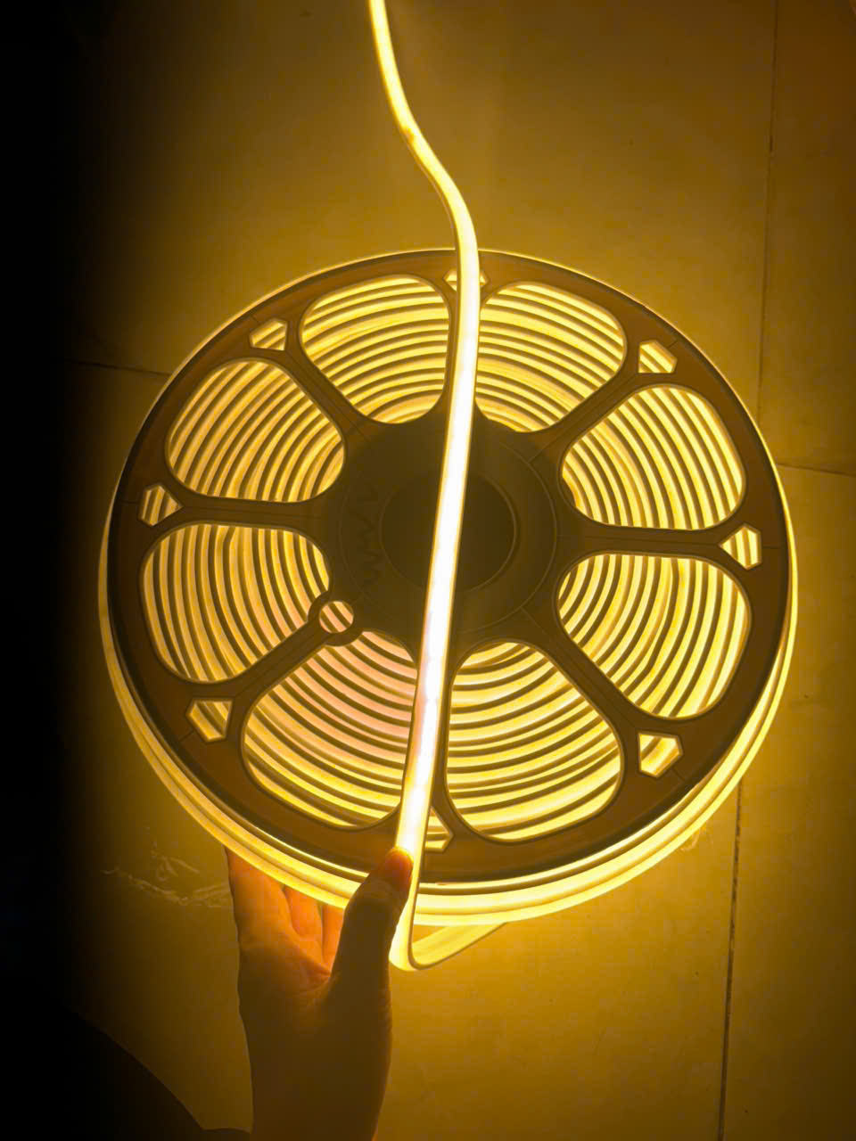 day-cob-220v-vang