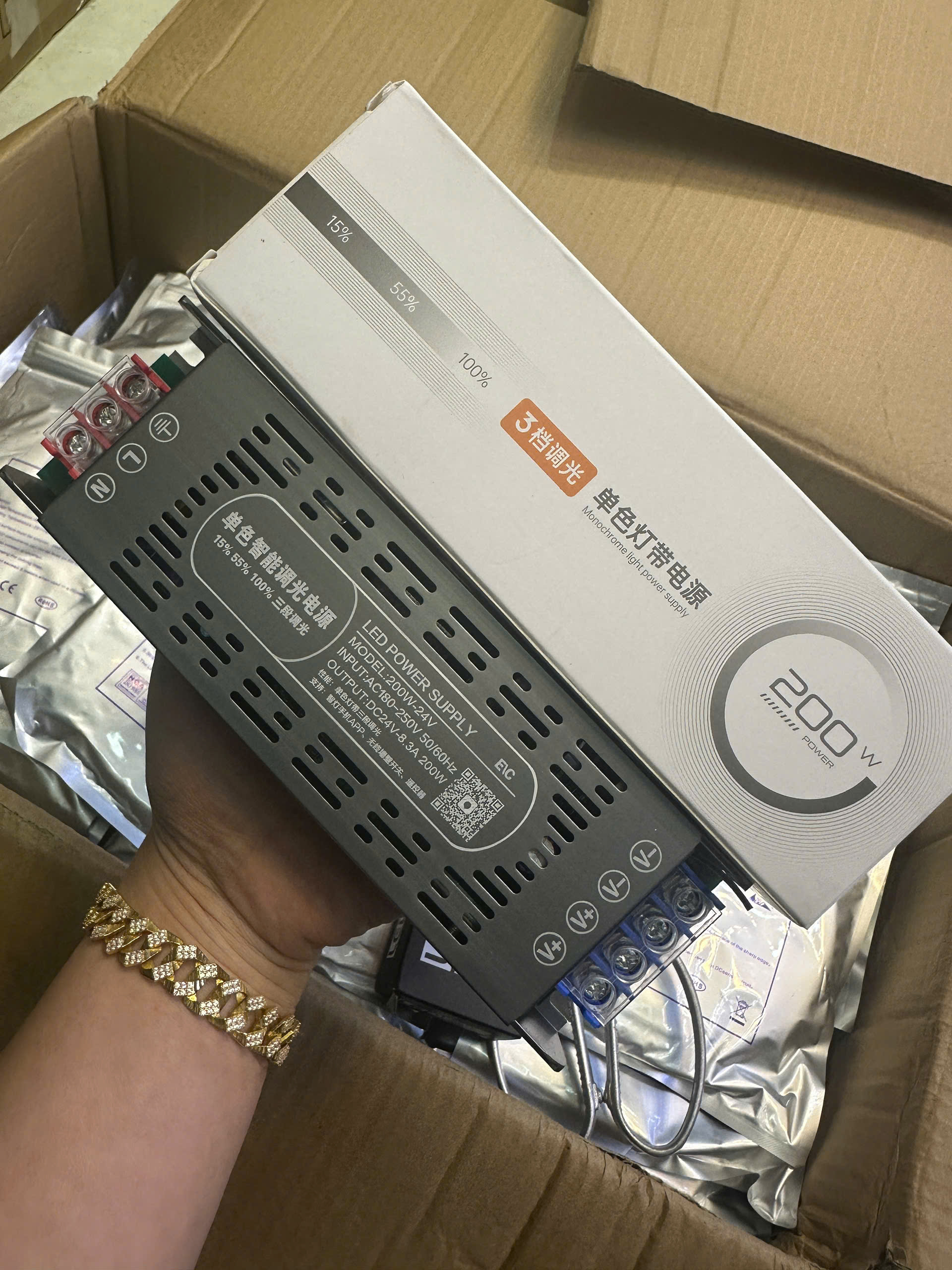 nguon-24v-200w-co-dimer-chinh-sang