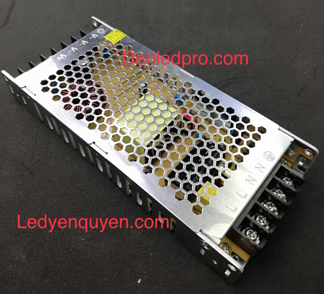 Nguồn Tổ Ong Siêu Má»ng 5v/40A  Nguồn Tổ Ong Siêu Má»ng 5v/40A